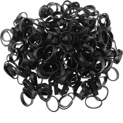 Pequeñas bandas de goma negras gruesas