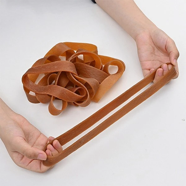 Non-slip wide bands for cylindrical cargo securing